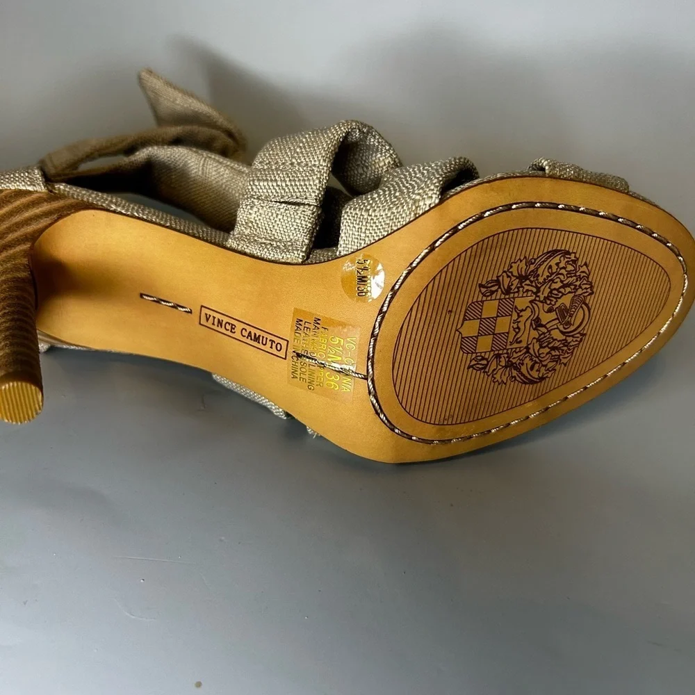 NWOT Vince camuto chania beige sandals